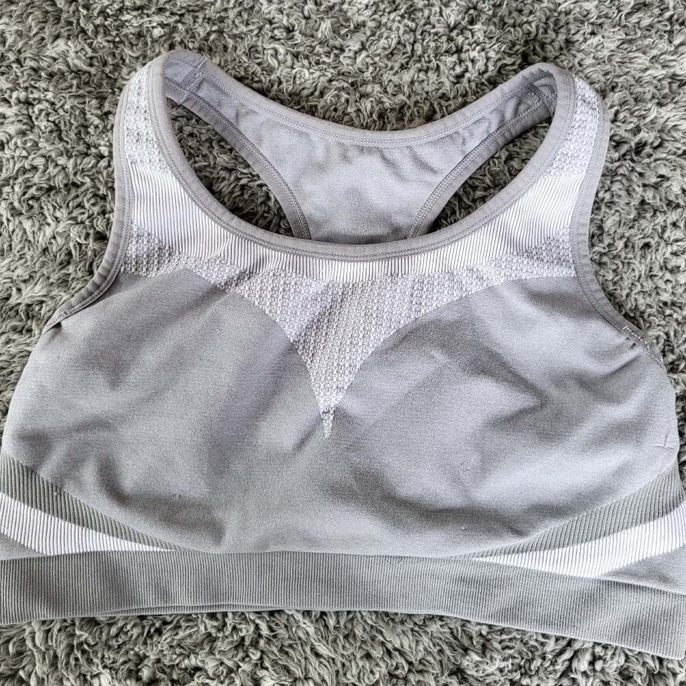 REEBOK Sports/Athletic Bra Sz XL. Gray/White